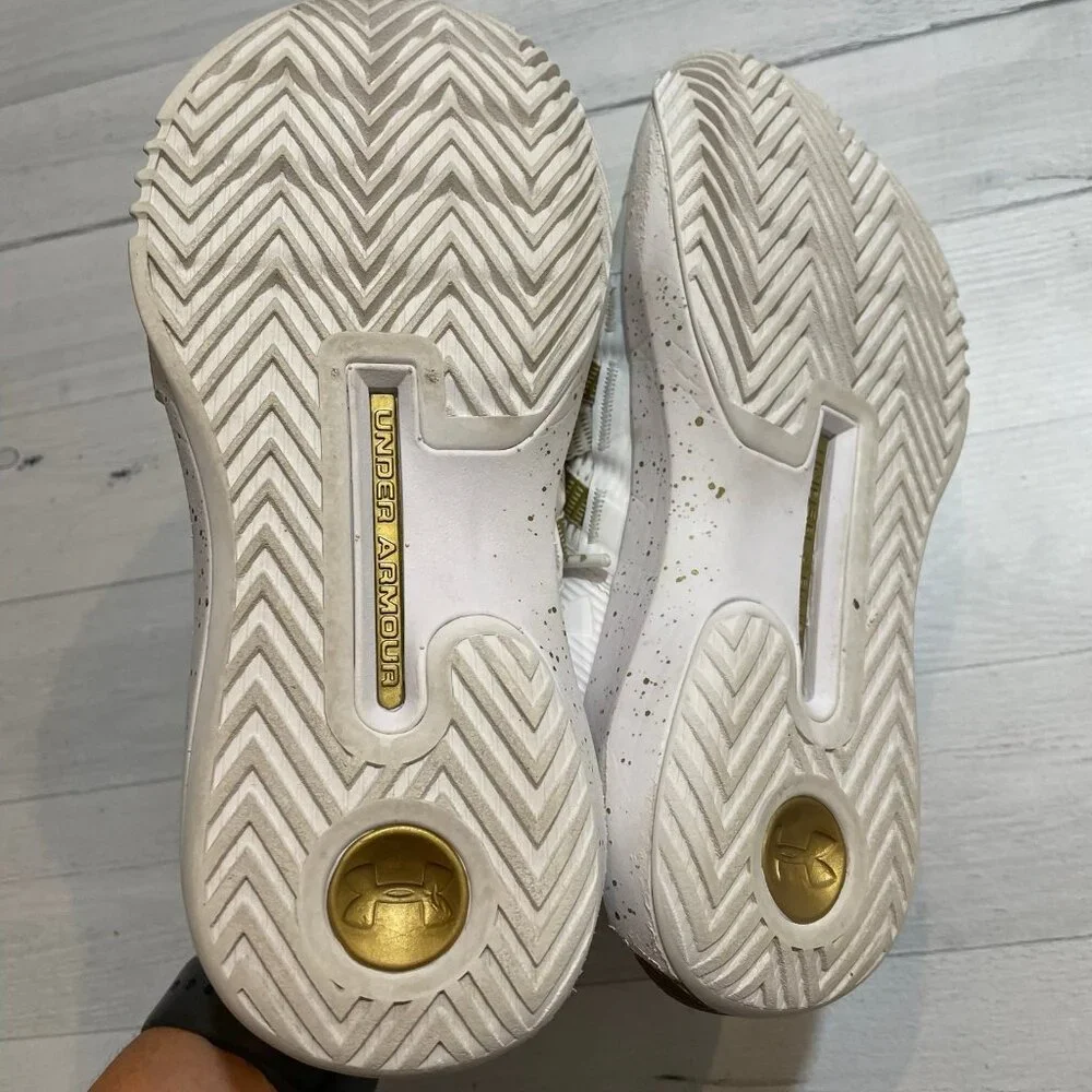 Women’s Under Armour Block City 2.0 Volleyball Shoes White & Gold 5.5‎